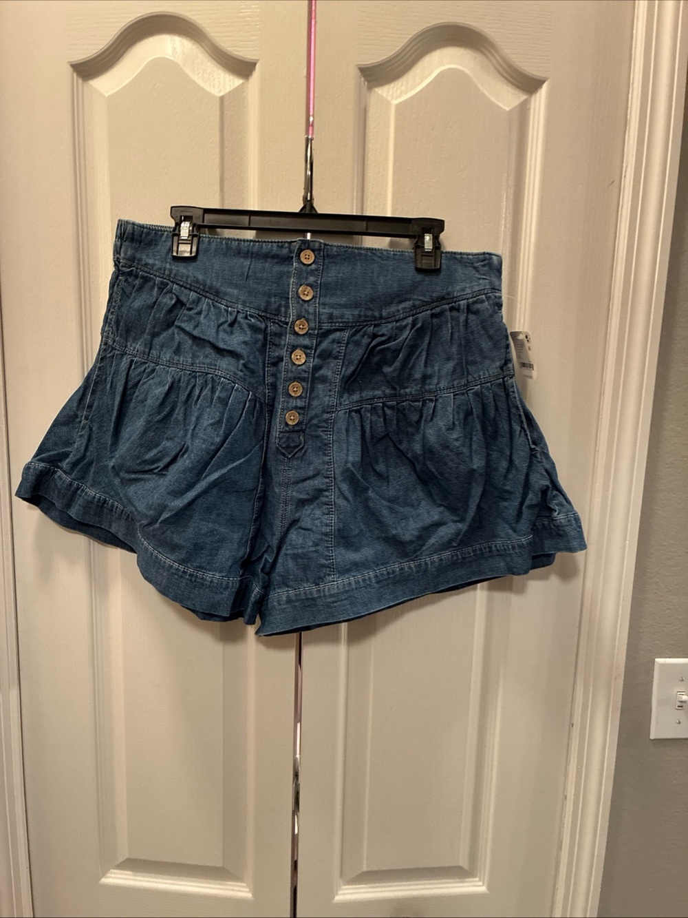 Free people ladies Fleur denim shorts size XL